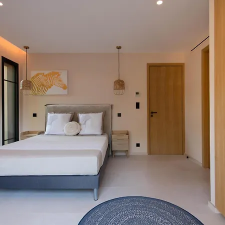 Ghislaine Villa Saint-Tropez